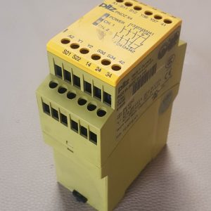 رله امرجنسی مدل PILZ PNOZ X4VDC 3n/o 1n/c