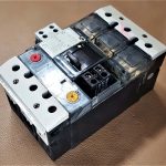 کلید اتوماتیک مدل MOELLER