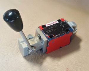 شیر هیدرولیک 3/4 مدل Rexroth R900405611- 4WMM6E53/F