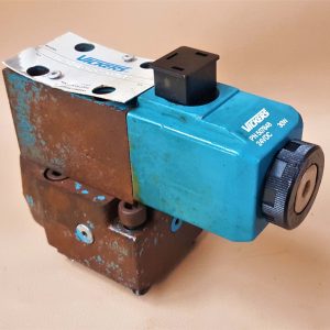 شیر کنترل جهت مدل Vickers DG4V-3-2A-L-MU-H760 / CVCS16D1S210