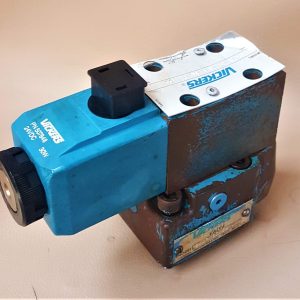 شیر کنترل جهت مدل Vickers DG4V-3-2A-L-MU-H760 / CVCS16D1S210