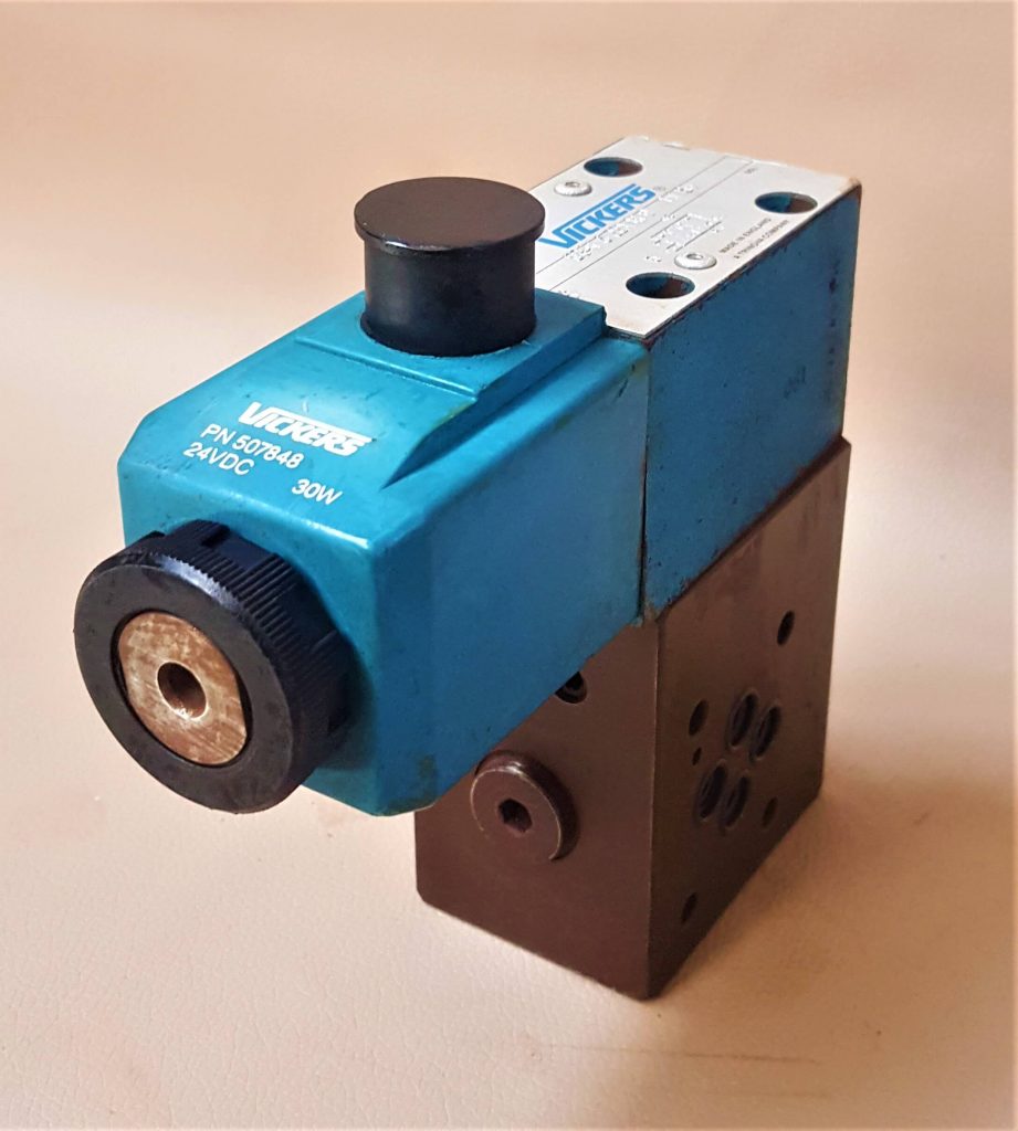 شیر هیدرولیک دارای سولنوئید یکطرفه مدل Vickers DG4V-3-22A-MU-H7-60